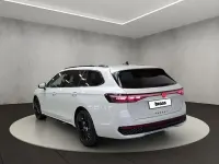 Gebraucht VW Passat R-line 150 PS (110 kW) 2026 Oryxweiß perlmutteffekt Kombi