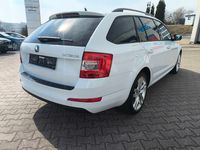 Gebraucht Skoda Octavia Style 150 PS (110 kW) 2015 Weiß Kleinwagen