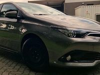 Gebraucht Toyota Auris 99 PS (72 kW) 2017 Grau Limousine