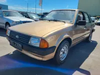 Second-hand Ford Escort 54 CP (39 kW) 1982 Auriu Berlinǎ