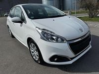 Gebraucht Peugeot 208 Active 82 PS (60 kW) 2017 Weiß Kleinwagen