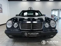 Gebraucht Mercedes E240 170 PS (125 kW) 1997 Grün Limousine