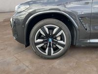 Gebraucht BMW iX3 210 kW (286 PS) 2023 Sophistograu metallic SUV