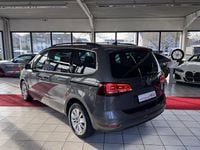 Gebraucht VW Sharan Comfortline 150 PS (110 kW) 2018 Grau Van / Kleinbus