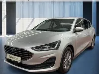 Gebraucht Ford Focus Titanium 126 PS (92 kW) 2023 Silber Limousine