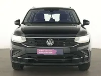 Gebraucht VW Tiguan Life 150 PS (110 kW) 2024 Deep black SUV