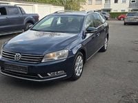 Gebraucht VW Passat Highline 105 PS (77 kW) 2011 Blau Limousine