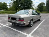 Gebraucht Mercedes E230 132 PS (97 kW) 1988 Beige Limousine
