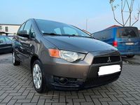 Gebraucht Mitsubishi Colt 95 PS (69 kW) 2011 Braun Van / Kleinbus