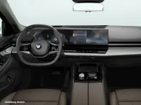 Gebraucht BMW 520 197 PS (144 kW) 2025 Grün Kombi