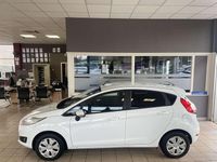 Gebraucht Ford Fiesta Trend 80 PS (58 kW) 2016 Weiß Kleinwagen