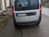 Second-hand Opel Combo 122 CP (89 kW) 2015 Argintiu Monovolum