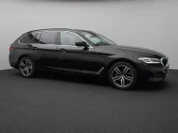Gebraucht BMW 520 Sport Line 190 PS (139 kW) 2023 Saphirschwarz475schwarz Limousine