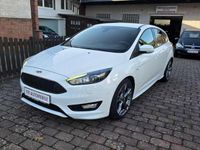 Gebraucht Ford Focus ST-Line 182 PS (133 kW) 2018 Frostweiß Kleinwagen