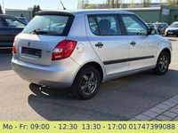 Gebraucht Skoda Fabia 60 PS (44 kW) 2011 Silber Limousine