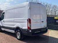 Gebraucht Ford Transit Trend 105 PS (77 kW) 2018 Weiß Van / Kleinbus