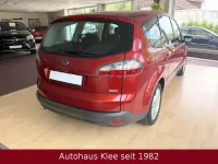 Gebraucht Ford S-MAX Titanium 145 PS (106 kW) 2009 Rot Van / Kleinbus