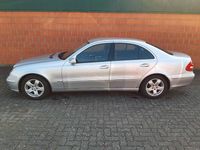 Gebraucht Mercedes E220 150 PS (110 kW) 2005 Silber Limousine