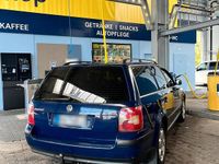 Gebraucht VW Passat 130 PS (95 kW) 2001 Blau Kombi