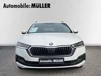 Gebraucht Skoda Octavia Ambition 116 PS (85 kW) 2023 Candyweiss Kombi