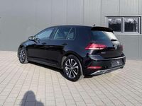 Gebraucht VW Golf VII IQ Drive 131 PS (96 kW) 2019 Deep black perleffekt Kleinwagen