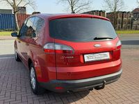 Gebraucht Ford S-MAX Titanium 131 PS (96 kW) 2009 Rot Van / Kleinbus