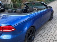 Usata VW Eos 160 CV (117 kW) 2011 Blu Cabrio