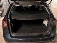 Usado VW Passat 140 HP (102 kW) 2007 Cinzento Carrinha