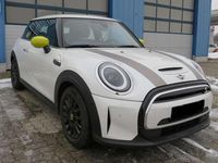 Gebraucht Mini Cooper SE 135 kW (184 PS) 2023 Nanuq white Kleinwagen