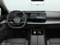 Gebraucht BMW 550e 489 PS (359 kW) 2025 Grau Limousine