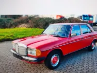 Gebraucht Mercedes 230 136 PS (100 kW) 1984 Rot Limousine