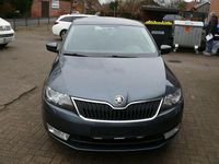 Gebraucht Skoda Rapid Ambition 105 PS (77 kW) 2014 Grau Kleinwagen