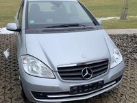 Gebraucht Mercedes A180 116 PS (85 kW) 2011 Grau Kleinwagen