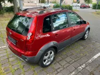 Gebraucht Ford Fiesta 90 PS (66 kW) 2007 Rot Kleinwagen