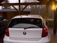 Gebraucht BMW 116 122 PS (89 kW) 2011 Weiß Kleinwagen