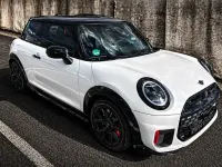 Używany Mini John Cooper Works 231 KM (169 kW) 2025 Biały Hatchback