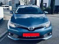 Gebraucht Toyota Auris Hybrid Design 99 PS (72 kW) 2015 Blue metallic Kleinwagen