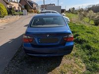 Gebraucht BMW 318 129 PS (94 kW) 2007 Blau Limousine