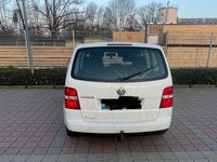 Gebraucht VW Touran 102 PS (75 kW) 2005 Weiß Van / Kleinbus