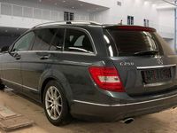 Gebraucht Mercedes C250 204 PS (150 kW) 2013 Grau Kombi