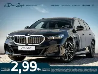 Gebraucht BMW 520 M Sport 197 PS (144 kW) 2025 Saphirschwarzmetallic Kombi