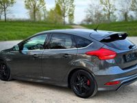 Gebraucht Ford Focus ST-Line 182 PS (133 kW) 2016 Grau Limousine