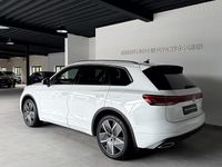 Gebraucht VW Touareg 340 PS (250 kW) 2024 Pure white SUV