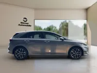 Gebraucht Kia Ceed Spirit 141 PS (103 kW) 2025 Silber Kleinwagen