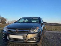 Gebraucht Opel Astra 90 PS (66 kW) 2009 Grau Kleinwagen