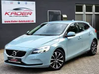 Gebraucht Volvo V40 Momentum 122 PS (89 kW) 2018 Blau Limousine