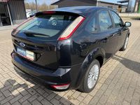 Gebraucht Ford Focus Titanium 101 PS (74 kW) 2010 Rot Limousine