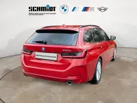 Gebraucht BMW 330e Sport Line 292 PS (214 kW) 2024 Rot Kombi