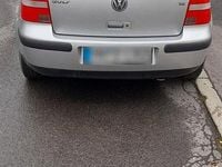 Second-hand VW Golf IV 102 CP (75 kW) 2002 Argintiu Berlinǎ