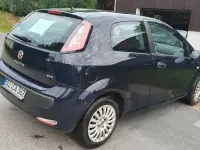 Usata Fiat Punto 68 CV (50 kW) 2010 Blu Utilitaria